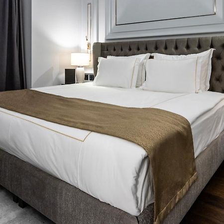 Xheko Imperial Luxury Hotel & Spa Tirana Exterior foto A bed runner