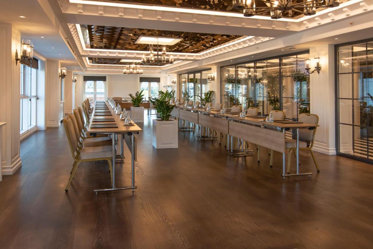 Xheko Imperial Luxury Hotel & Spa Tirana Exterior foto The interior of the restaurant